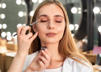 Cum să alegi scaunul de makeup ideal pentru salonul tău