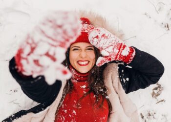 Trusa de bază pentru începători: 4 produse de ten din Sephora Collection „must have” iarna aceasta